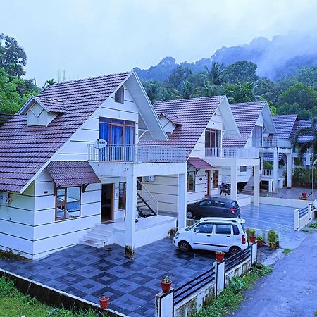 Snow White Villas Athirappilly Bagian luar foto